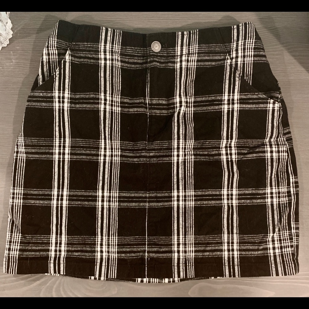 Black and White mini skirt